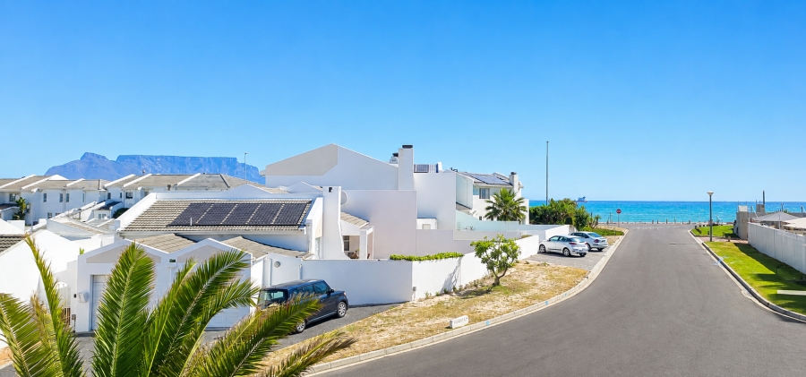 To Let 4 Bedroom Property for Rent in Table View Western Cape